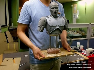 Illustration for article titled RoboCop Brought to Life in This Custom Sculpture